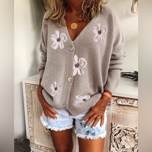 Womens Floral V-Neck Warm Sweater